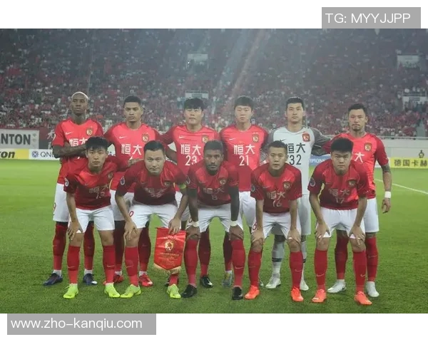 恒大足球队最新球员名单及其在赛季中的表现分析与展望 恒大足球队最新球员名单及其在赛季中的表现分析与展望