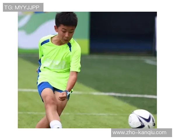 足球8号的传奇之路：从少年梦想到职业巅峰的奋斗历程